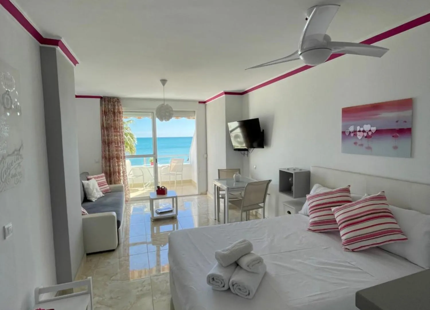 Roca Chica. Studio - First Line Beach Torremolinos