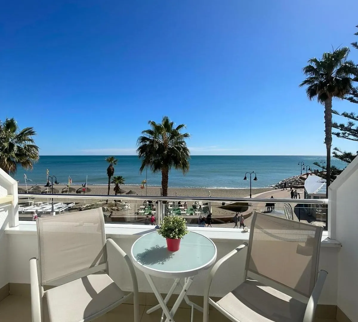 Apartment Roca Chica. Studio - First Line Beach Torremolinos