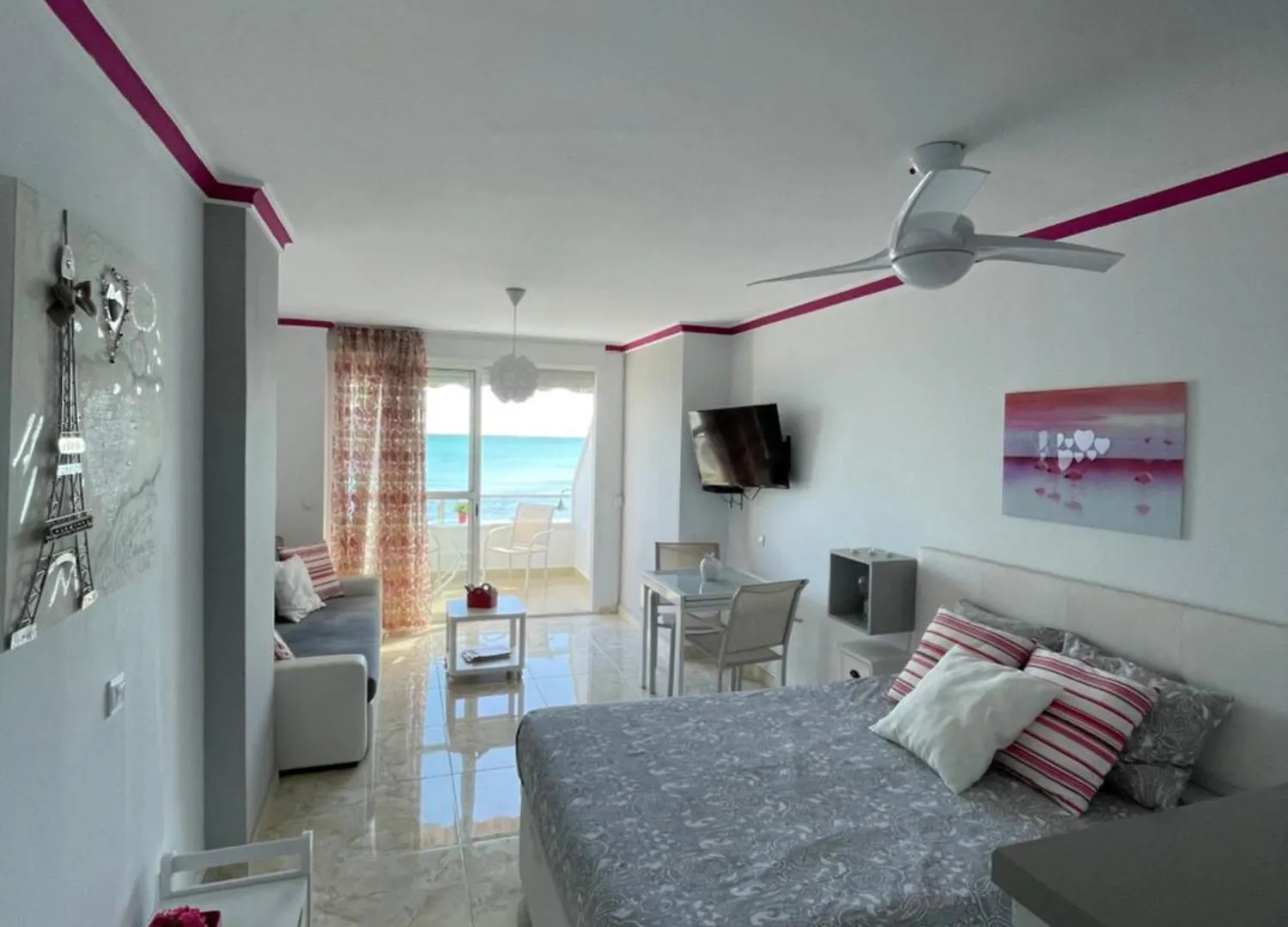 Roca Chica. Studio - First Line Beach Torremolinos