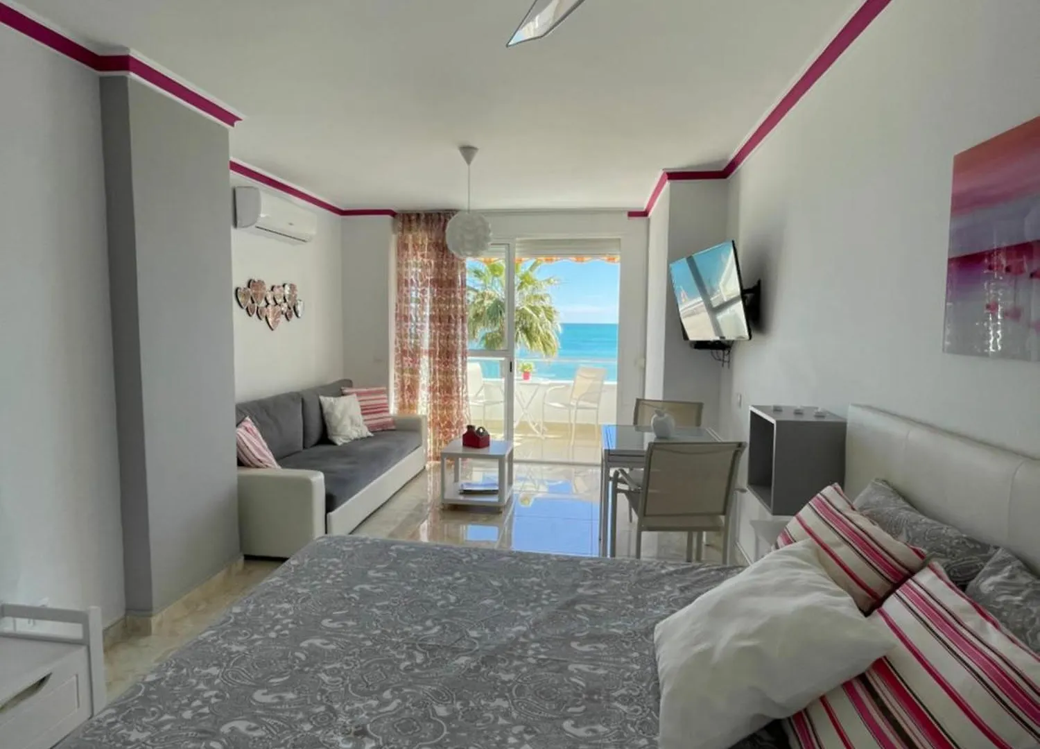 Apartment Roca Chica. Studio - First Line Beach Torremolinos Spain