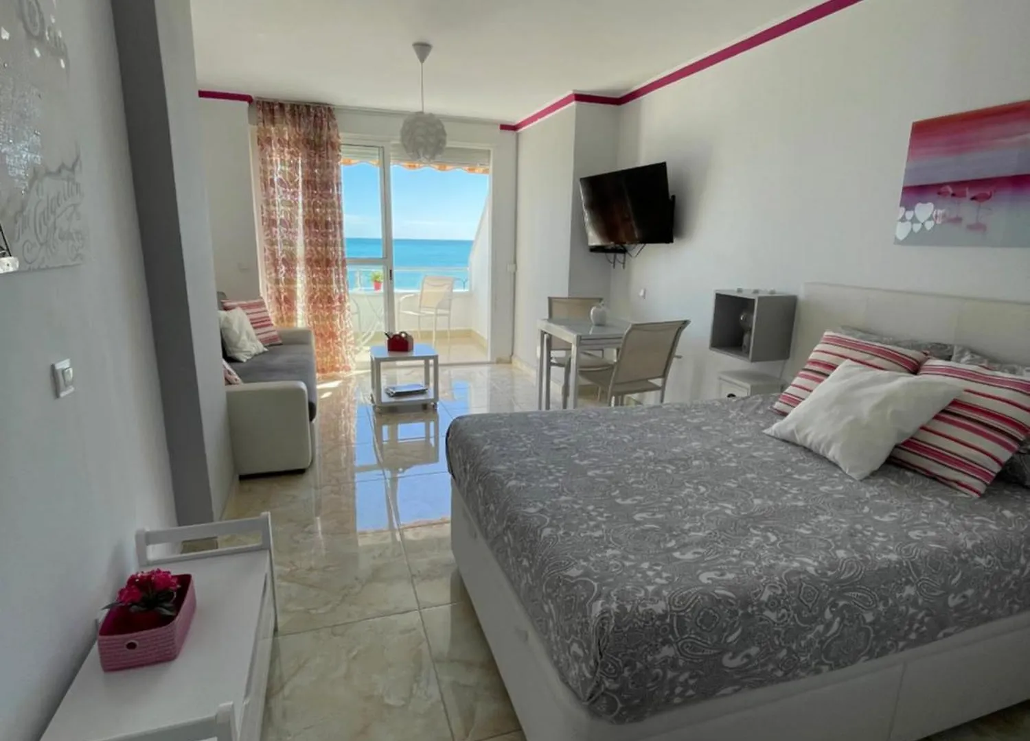 Apartment Roca Chica. Studio - First Line Beach Torremolinos Spain